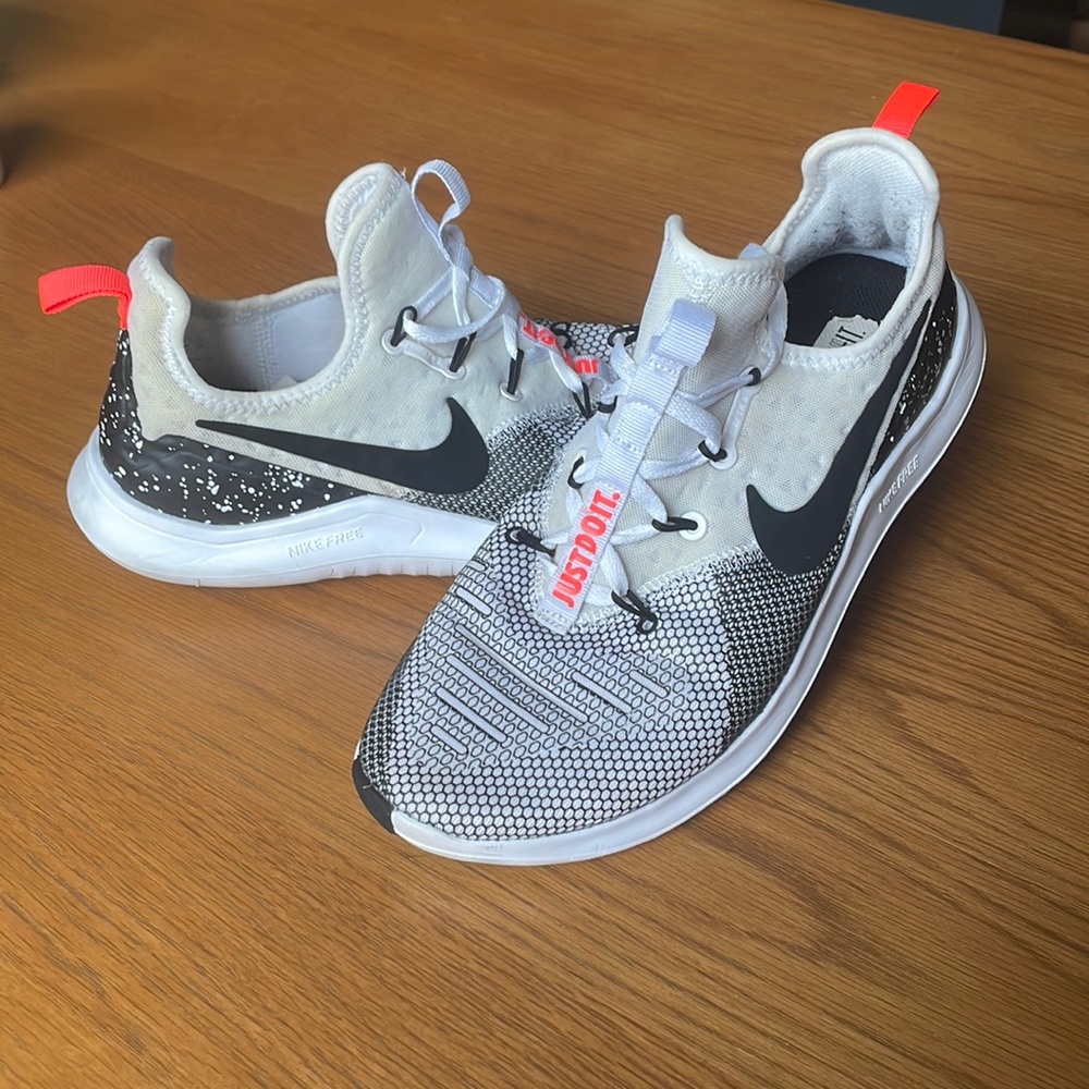 Nike Womens Free TR8 size 9